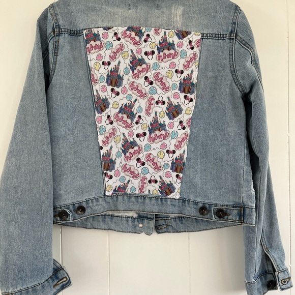 Walt Disney World Mickey Mouse Magic Kingdom denim Jacket Size Medium - Picture 13 of 16